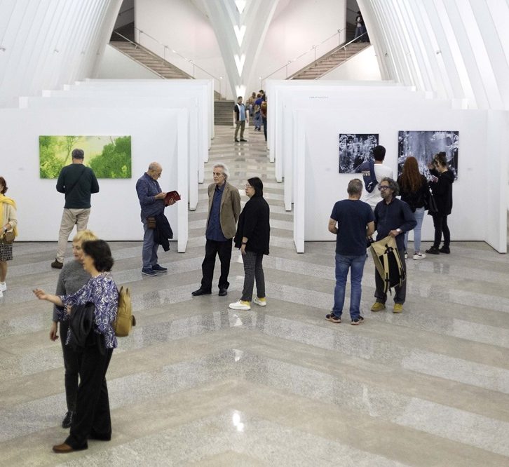 Crits del Mur. Artistes urbans en la sala en la Llotja de Sant Jordi en Alcoy, Alicante.