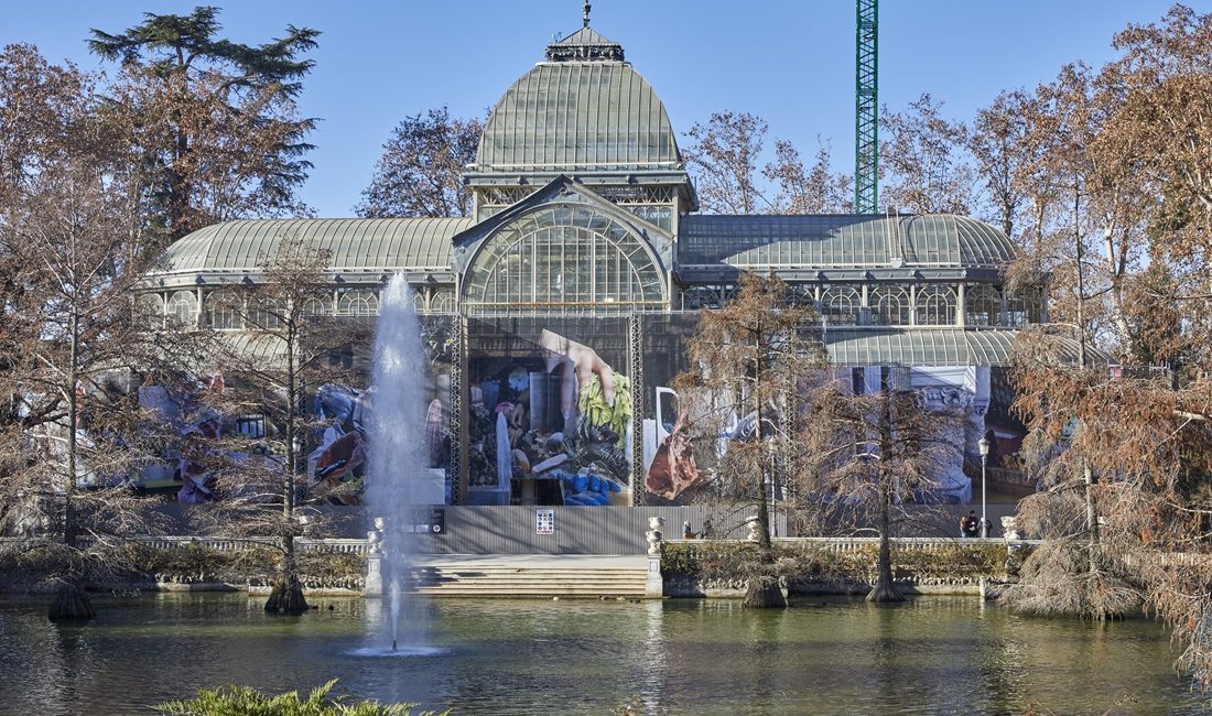 Una gran lona creada por Miguel Ángel Tornero cubrirá el Palacio de Cristal durante su restauración